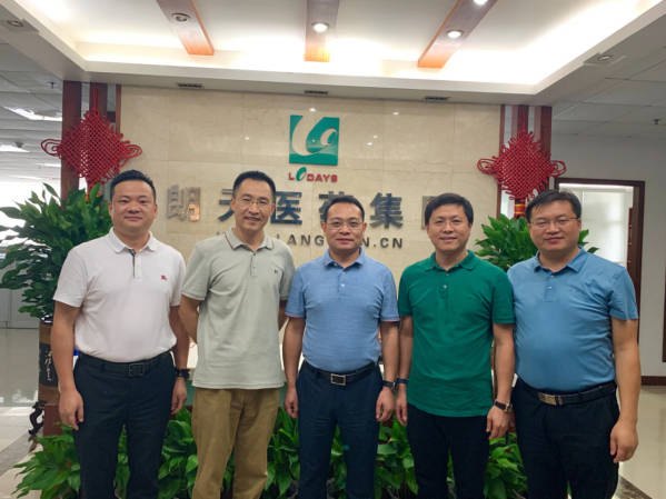 黄石市税务局局长傅晓东一行考察朗天医药集团