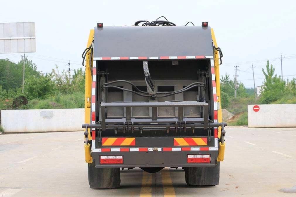 東風專底13方壓縮式垃圾車多少錢一輛,哪兒有賣的_液壓