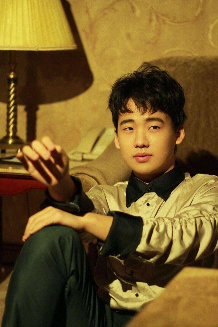 原创人间清醒郭麒麟凭借着坚强的毅力成功减肥七十多斤逆袭变帅哥