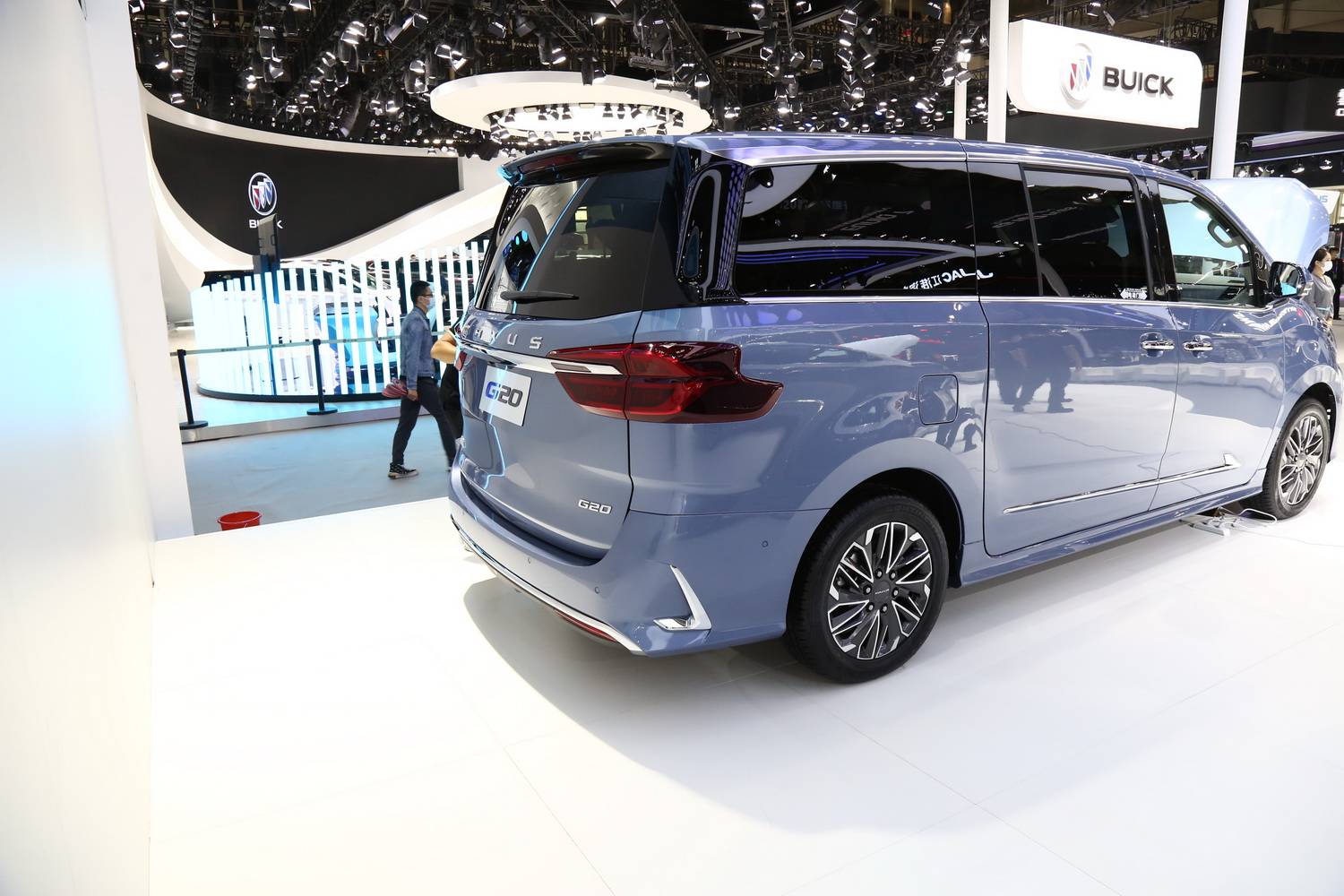 2020北京车展上汽大通maxusg20亮相