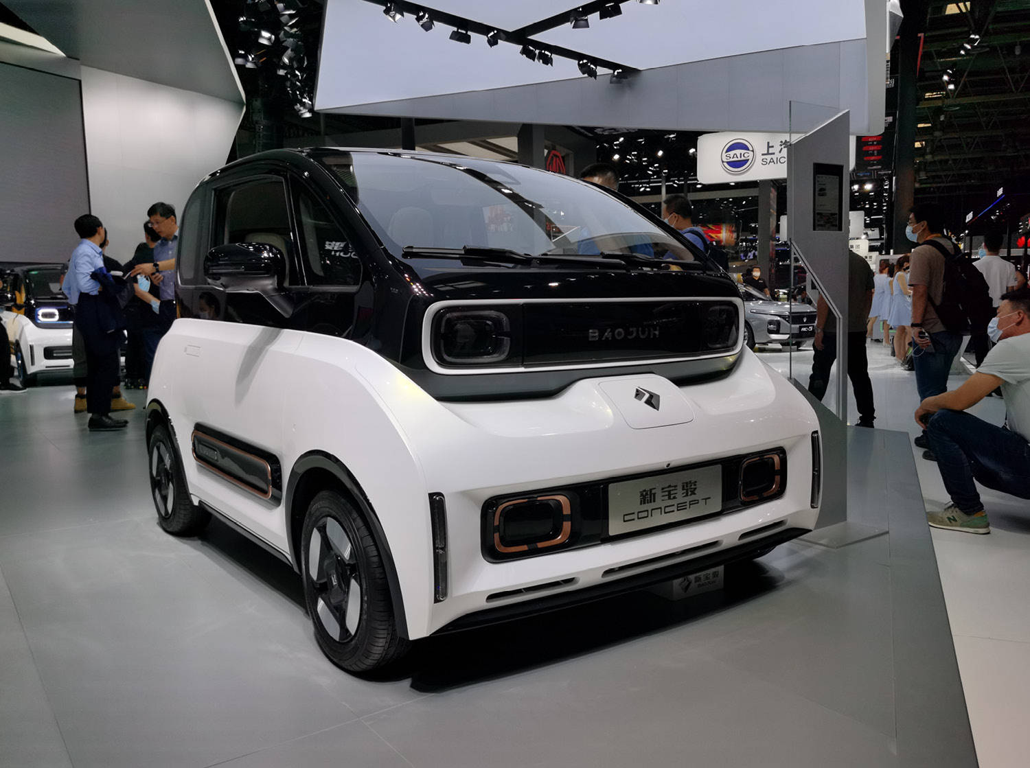 2020北京车展新宝骏e300e300plus概念车亮相