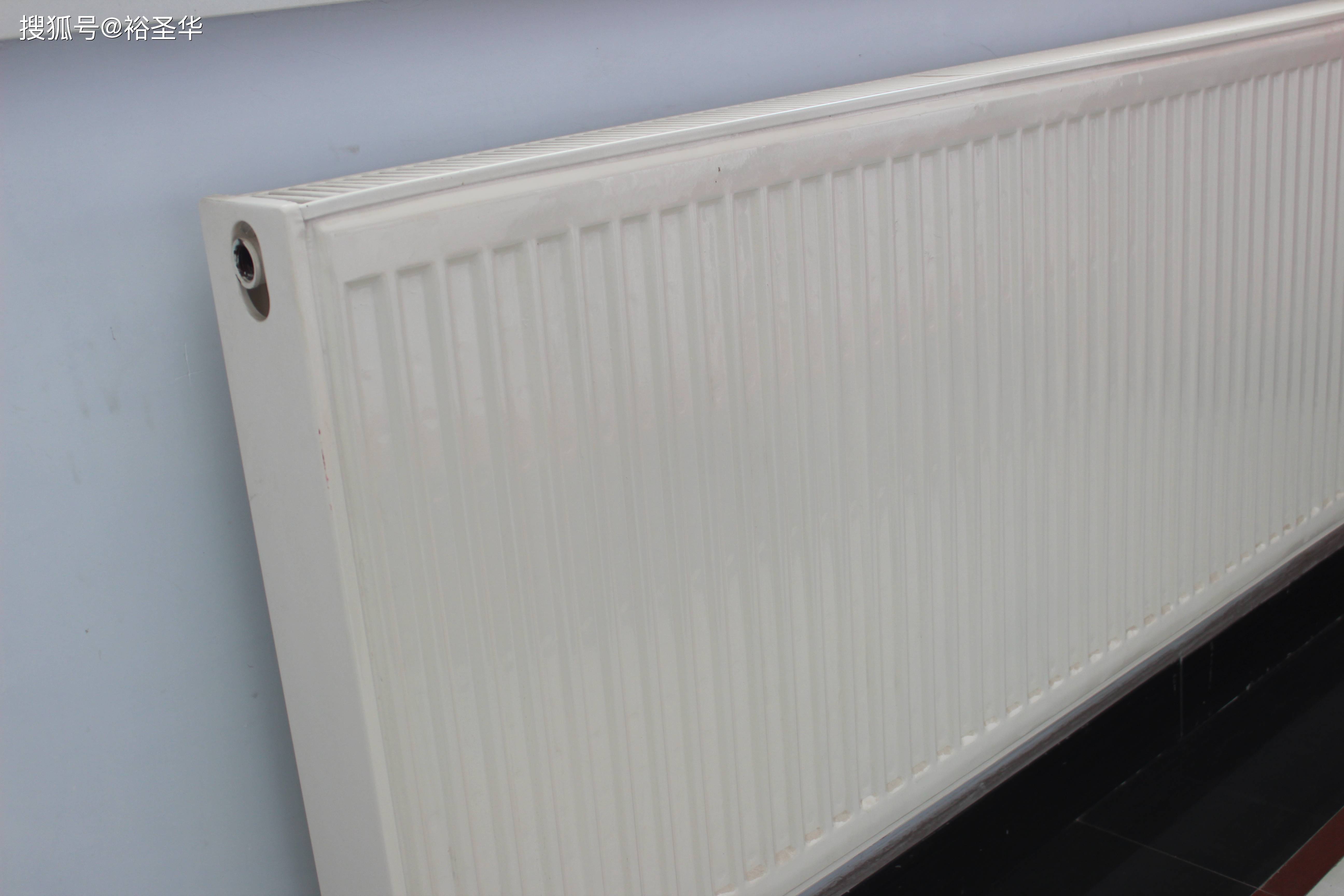 钢质柱形暖气片与钢质平板式暖气片的差别