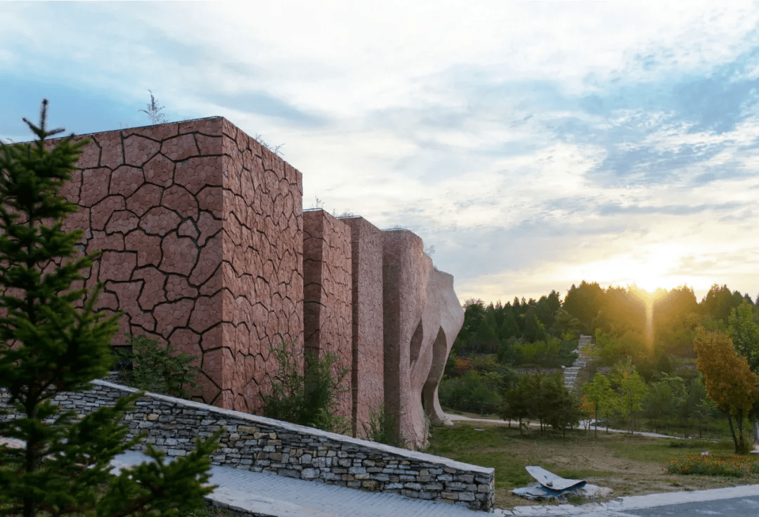 张华作品于庆成美术馆