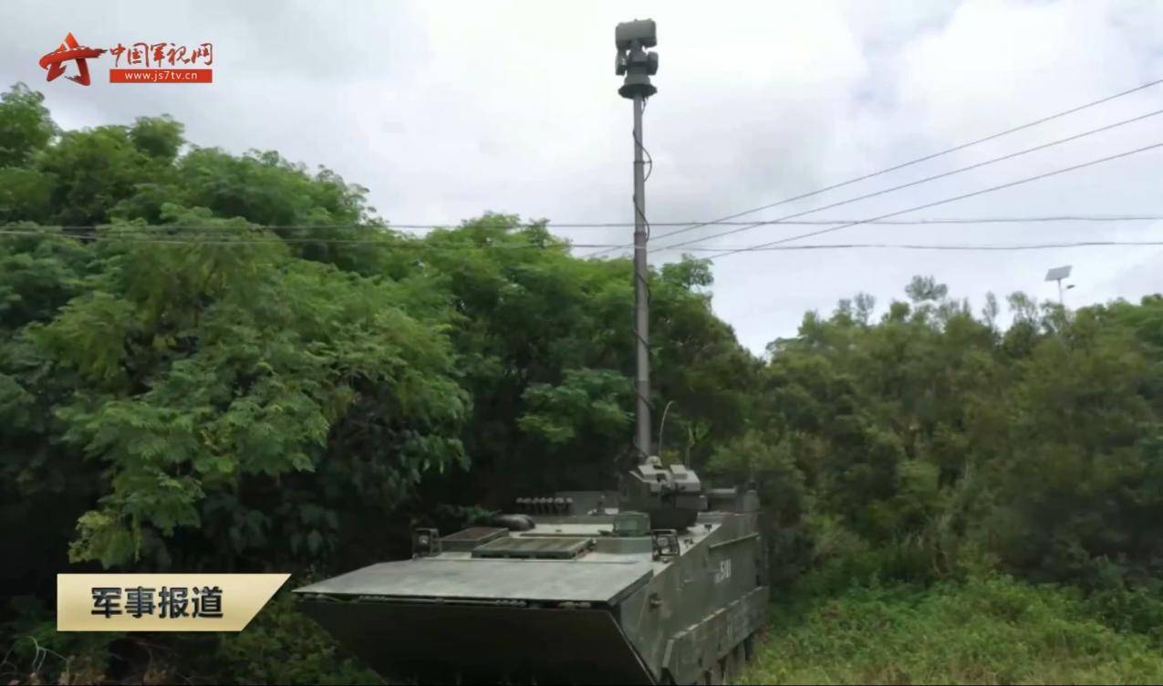 为谁而准备?国产新型两栖装甲侦察车亮相,战场侦查能力强