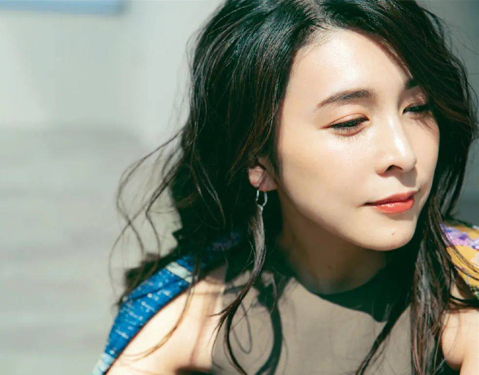 原创竹内结子在衣帽间上吊自杀,好友难过到说不出话