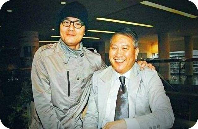 原创不做大哥很多年金马影帝万梓良提携金像影帝周星驰和林家栋