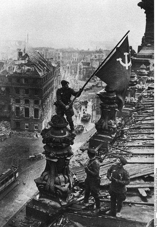 苏军占领德国国会大厦图片