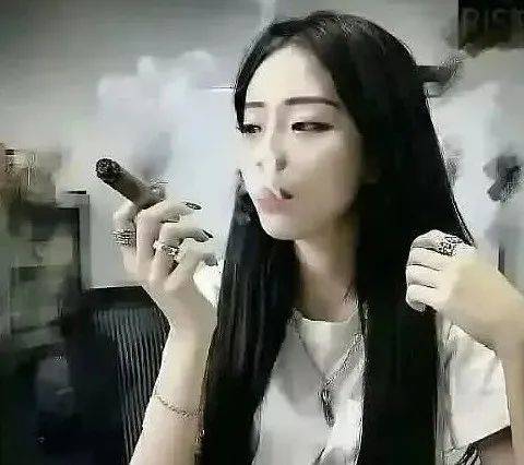 又被锤了,她会被封杀吗?_喻言