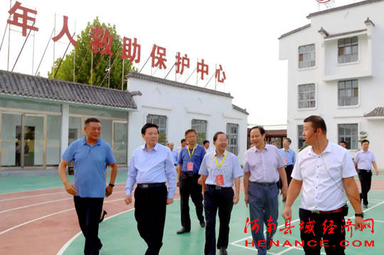 商丘市人大常委会副主任何振岭到宁陵县调研指导民政工作