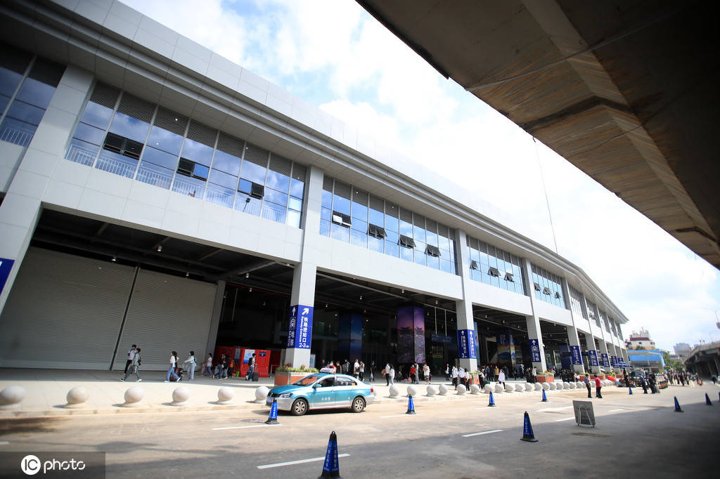 昆明火车站南广场启用,地铁出站直达候车厅!