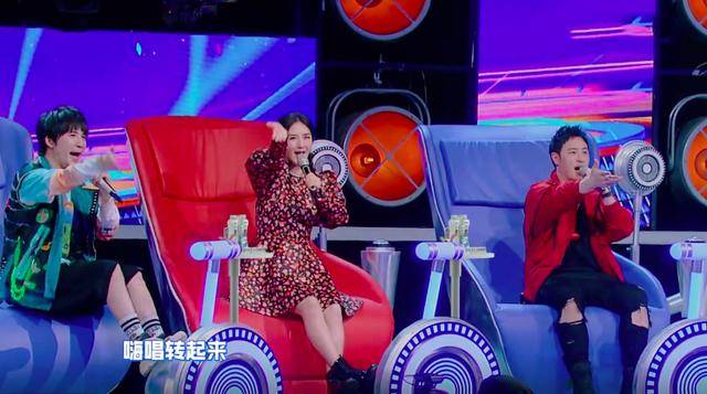 《嗨唱转起来2》首期潘玮柏心不在焉,是状态欠佳还是没综艺感?_节目