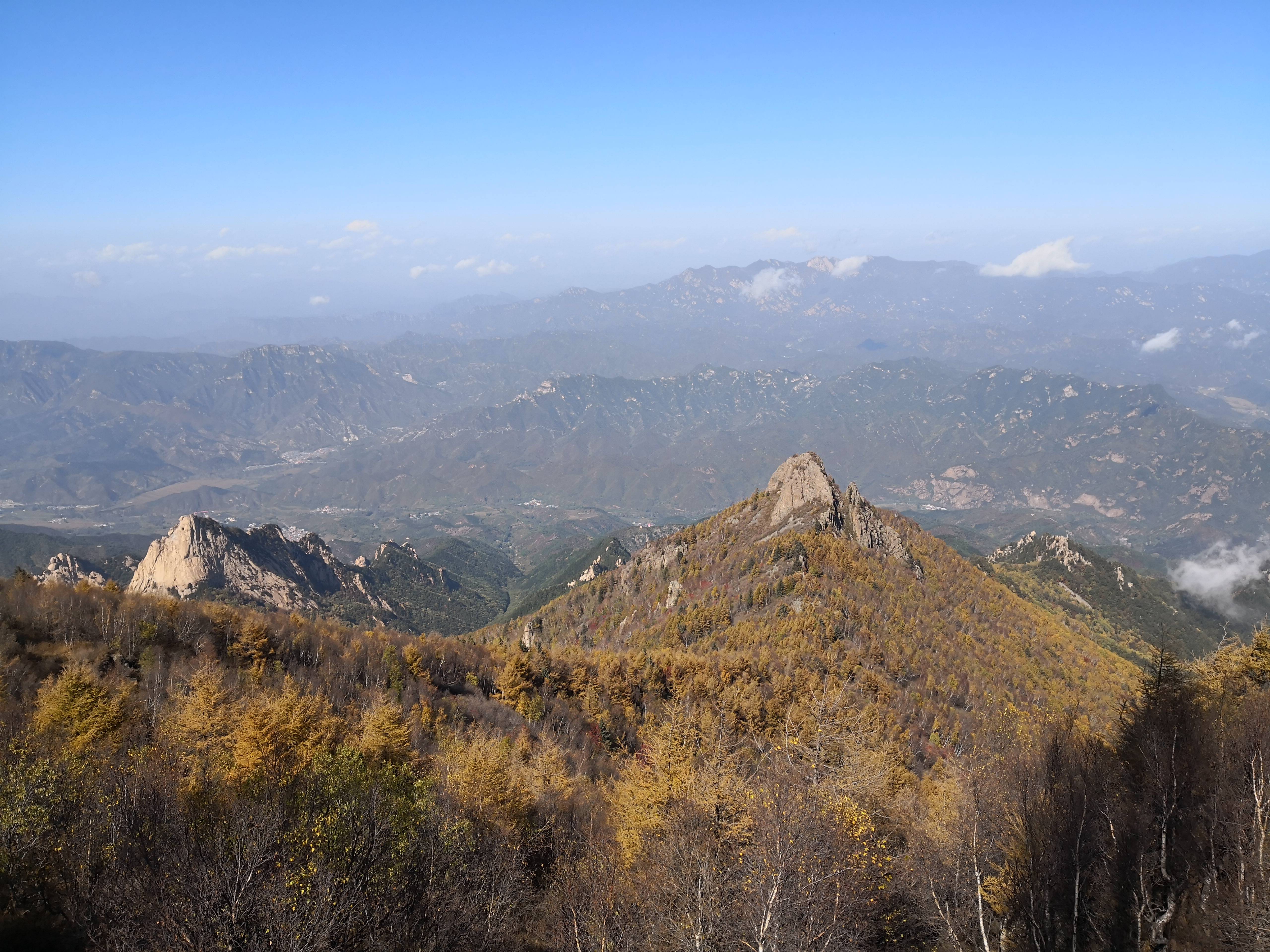 雾灵山主峰图片