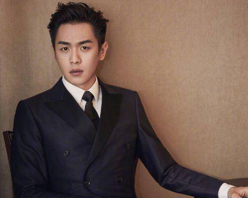 原创张若昀爆料追妻趣事起初看她野蛮无理如今她是家里惹不起