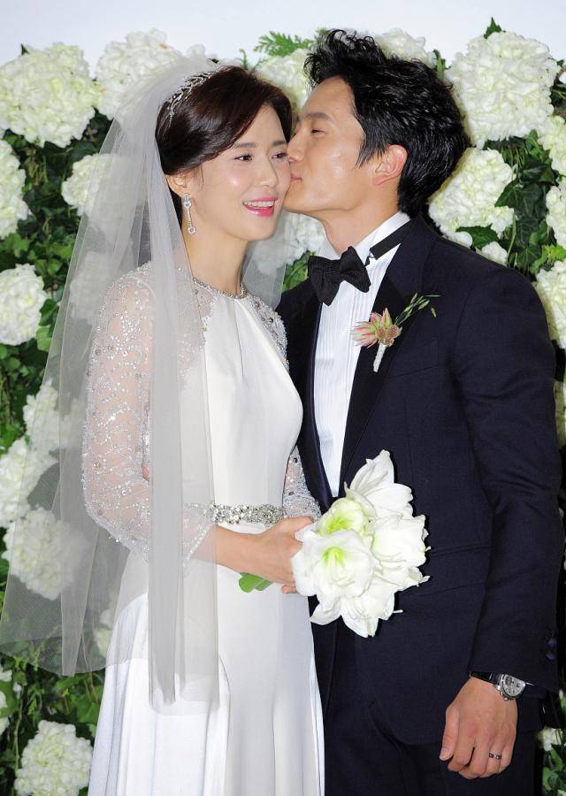 结婚七年不痒,自己下岗让妻子上岗的男人,娱乐圈真的清流_李宝英