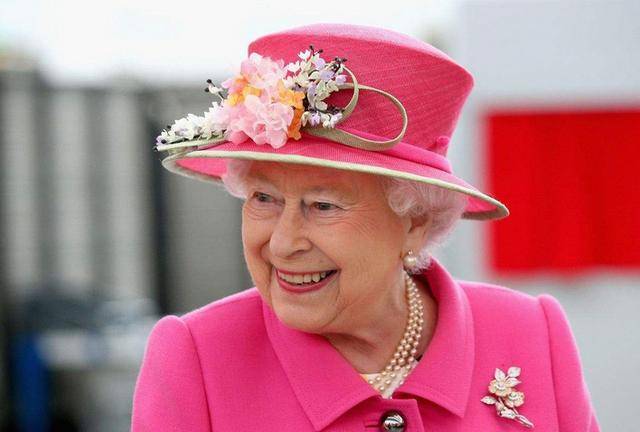 原创戴安娜的婆婆英女王日常起居时间点固定没人知道她啥时上厕所