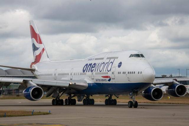 近50年的时代结束!英国航空用一场特别仪式,送别最后一架波音747飞机