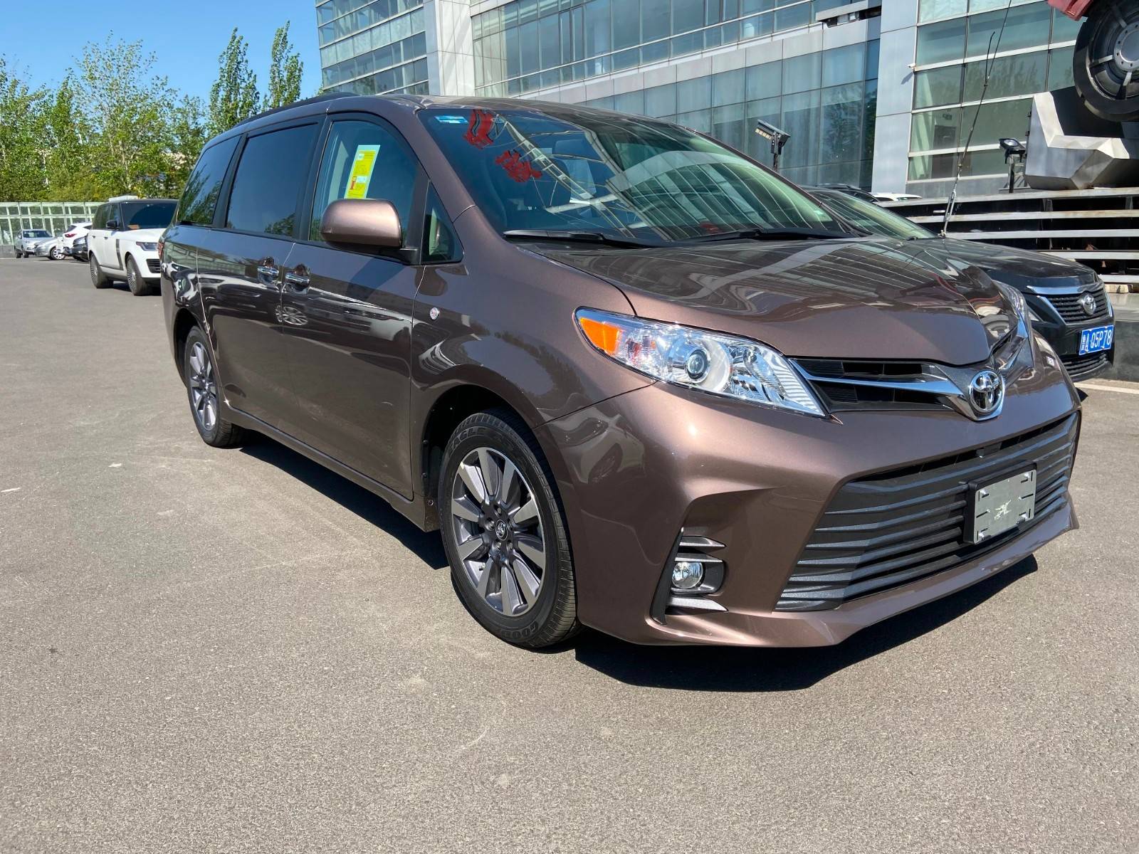 2020款丰田塞纳顶配袭来功能商务空间充足