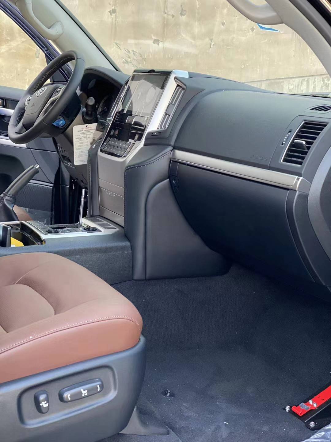 2020款丰田酷路泽5700让利直惠 v8陆巡越野