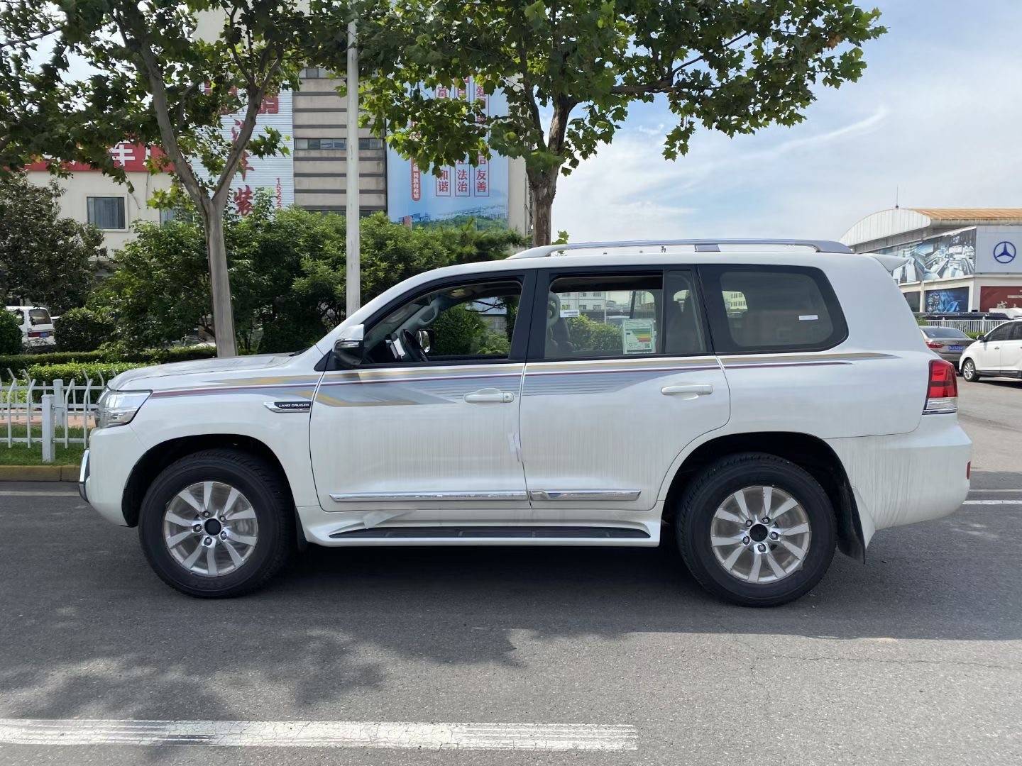 进口丰田酷路泽4500港口报价v8越野柴油版