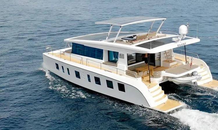 奥地利太阳能双体动力艇silent55