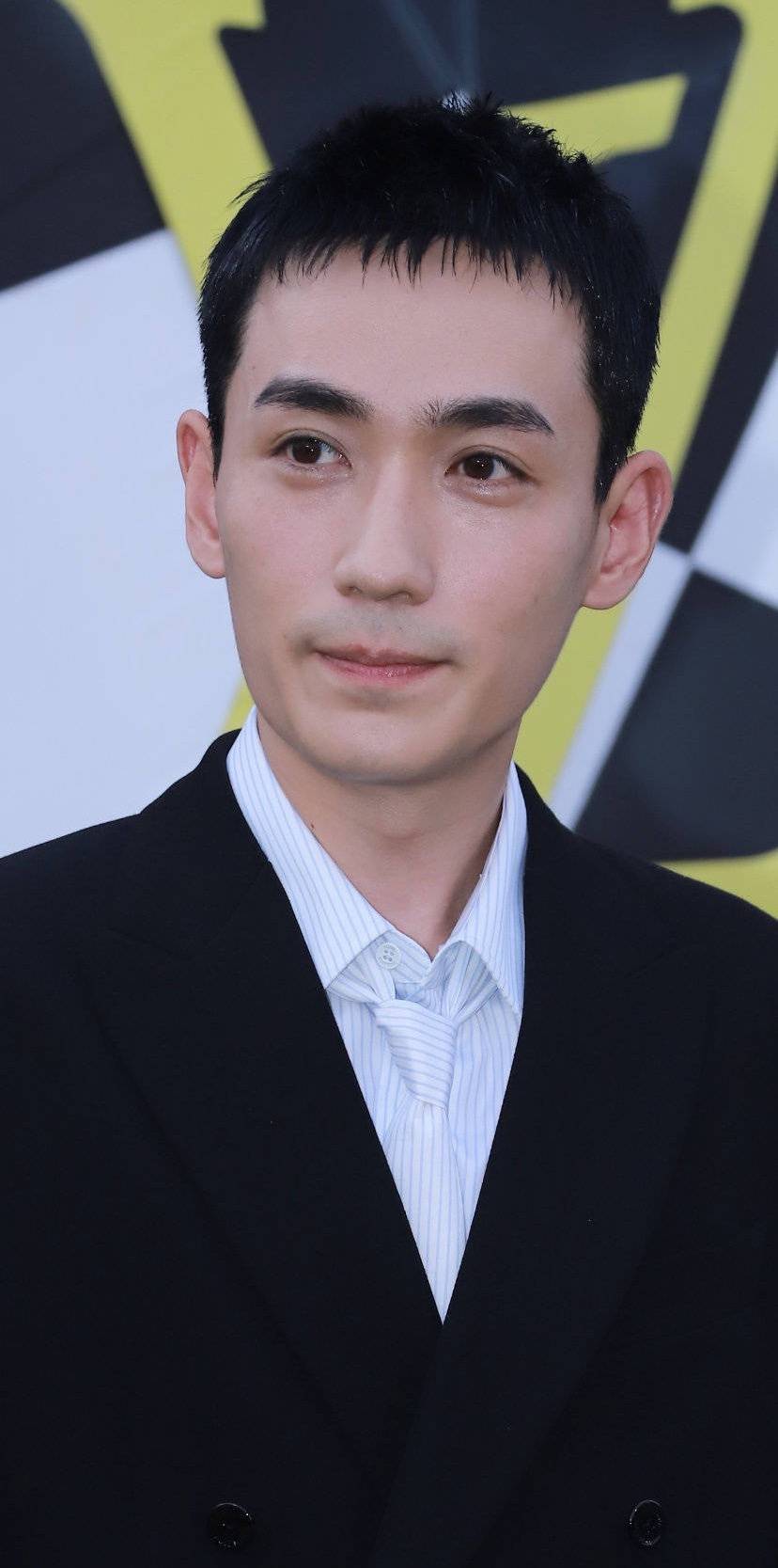 朱一龙广告词被嘲帅哥长皱纹意难平真相并非如此