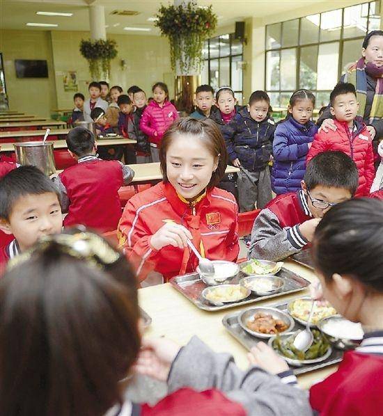 体操女神眭禄现状已谈恋爱和男友共同创业如今美到认不出