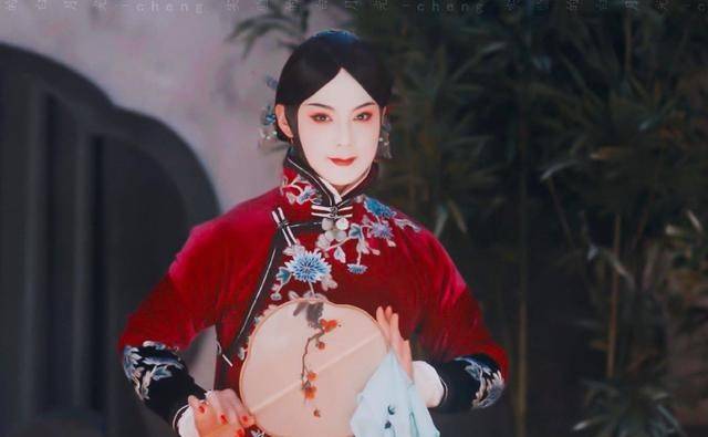 原创商细蕊虎背熊腰程凤台满口台湾腔张铭恩孙阳演技令人出戏