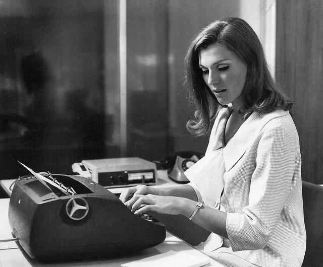 梅耶马斯克:从一无所有,到把三个娃都养成亿万富豪,都经历了啥