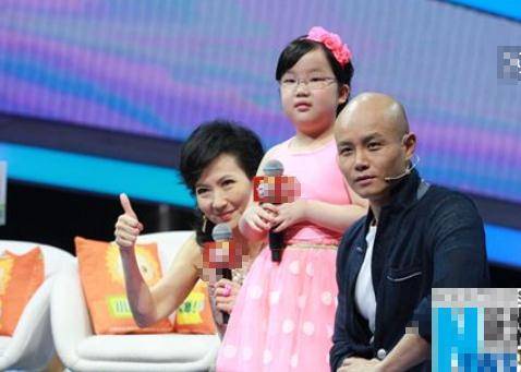 同样是领养的星二代邓婕陈美琪的养女都没金星养女漂亮