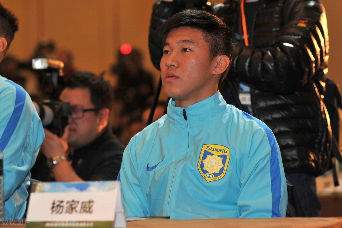 日前,根据德转市场显示,中乙球队青岛中能从苏宁租借引进了杨家威.