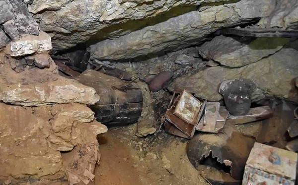 彩色密封石棺大量出土 距今2500多年