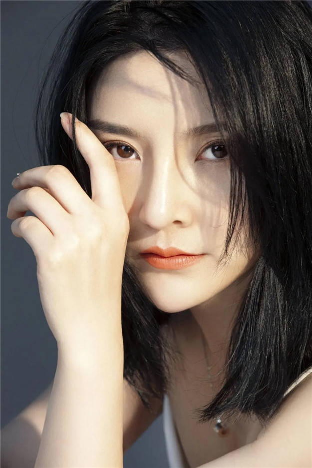 10月30日青年歌手凤儿在富平举办个人大型公益演唱会