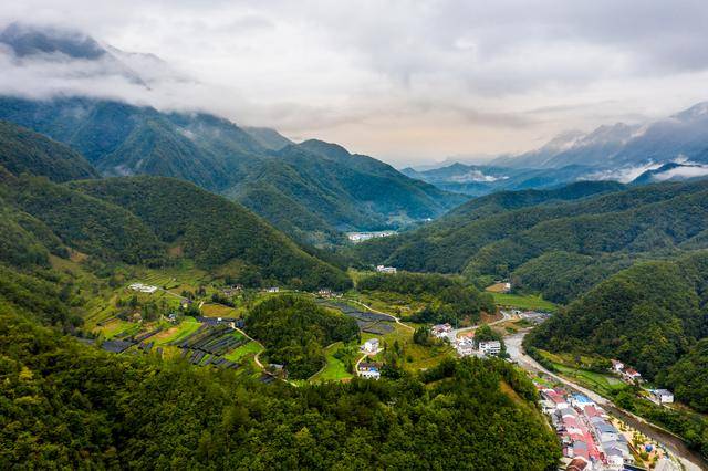 初晨华坪,华坪镇高空的早晨