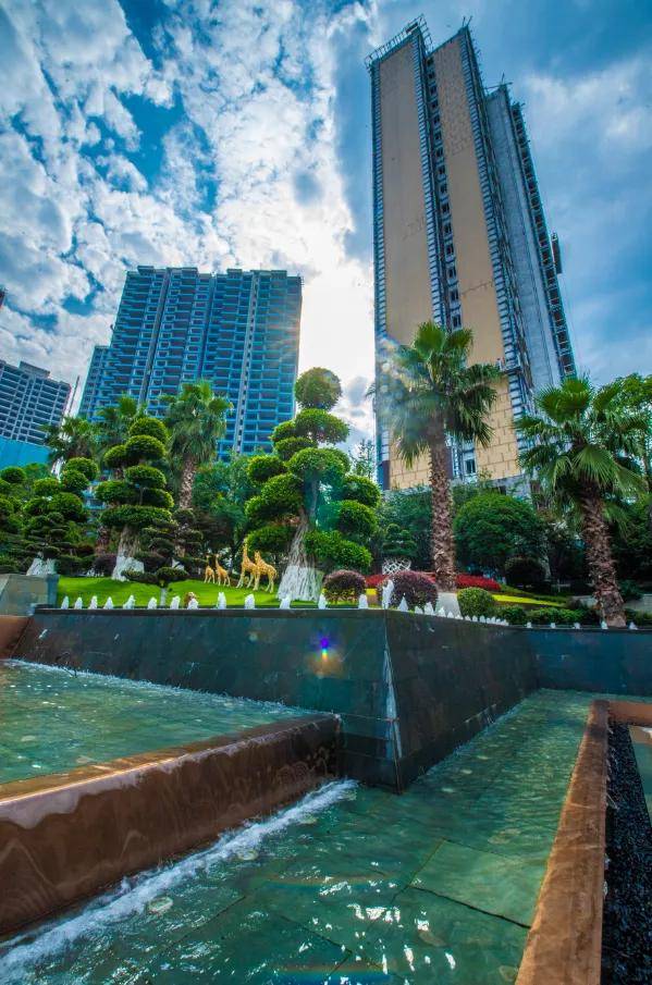 茜草半岛上的c位楼盘泸州高端人居的样板之作