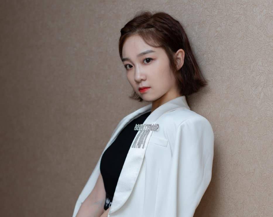 她是《创造101》意难平,仅差一名就能出道,如今逆风翻盘_李子璇