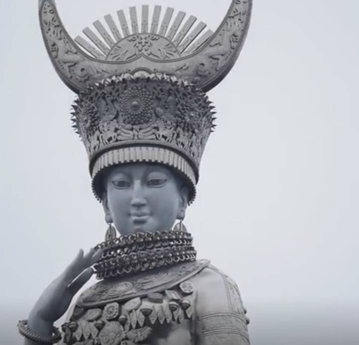 贵州自人造月亮后,贫困县又花8600万巨资打造女神雕像_阿莎