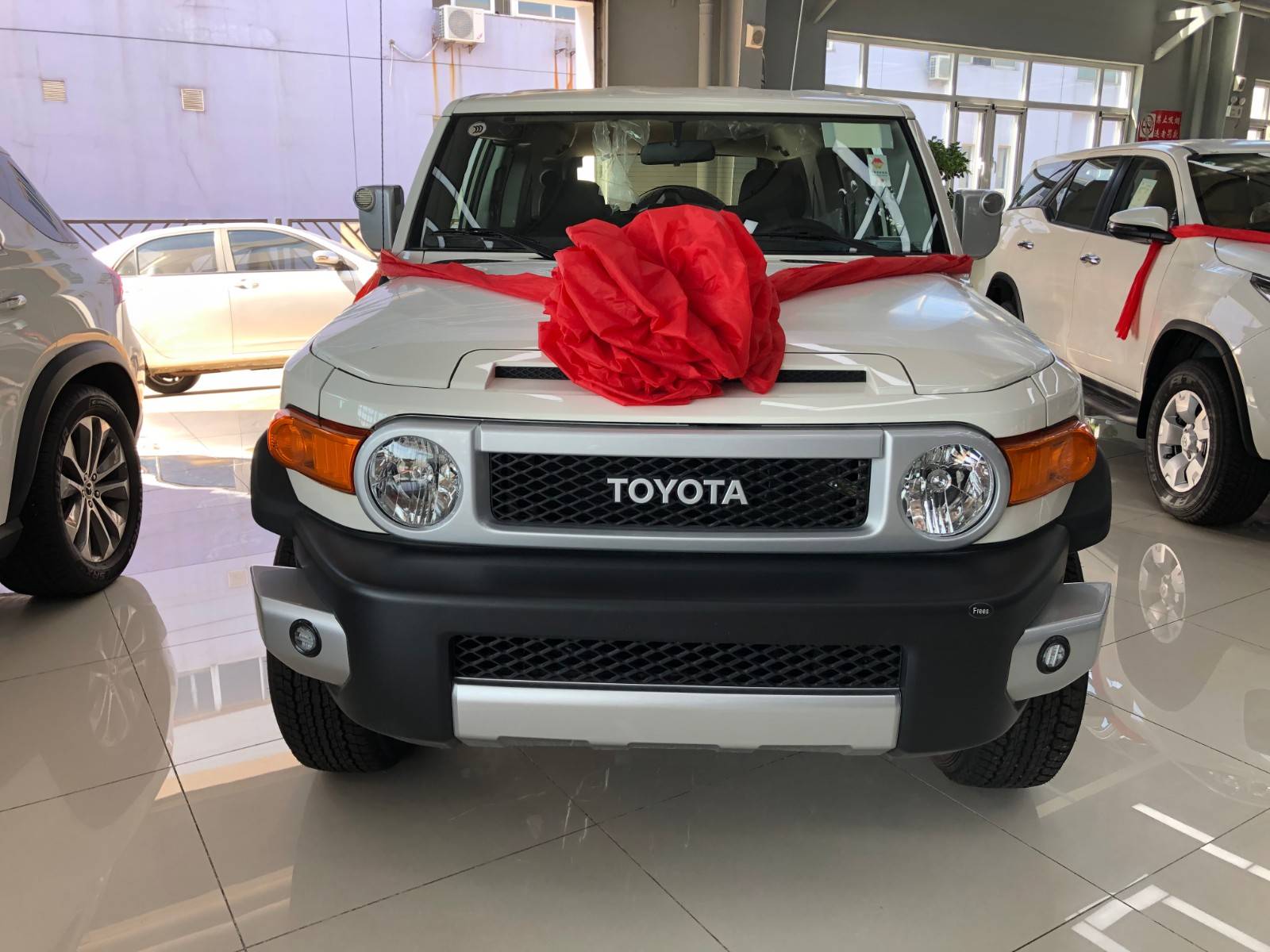 2020款丰田fj酷路泽行情 时尚前卫卓越性能