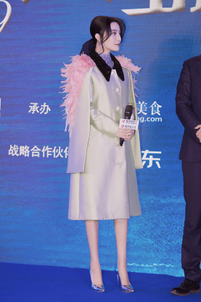 虽然现如今的红毯有张雨绮,钟楚曦等等女神撑场子,但是和范冰冰比起来