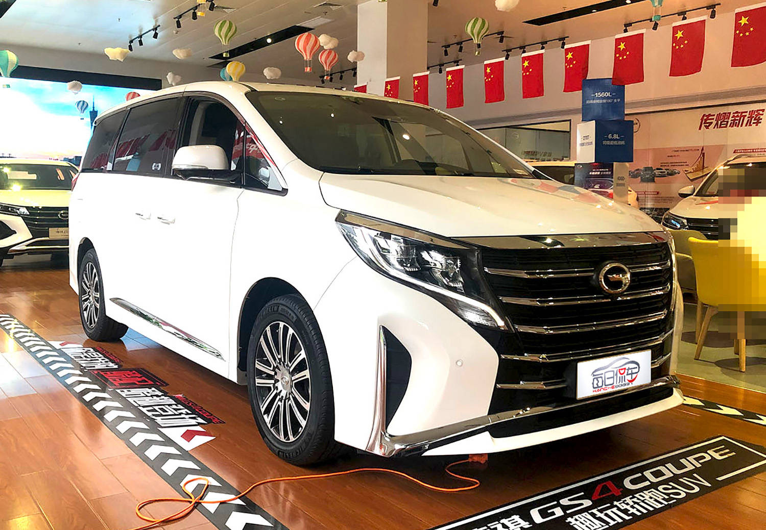 比gl8更大气 比奥德赛更豪华 广汽传祺m8实拍简评