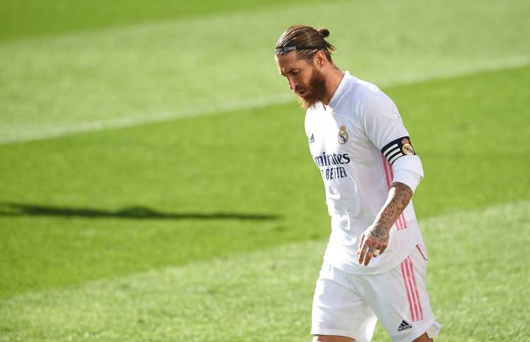 足坛早报:皇马客场3-1大胜巴萨 曼联0-0闷平切尔西_拉莫斯