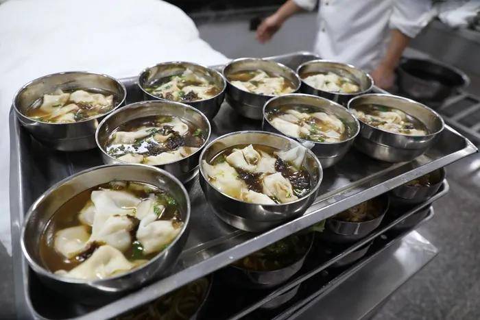 衡水二中:学校餐厅切实做好饭菜保温工作