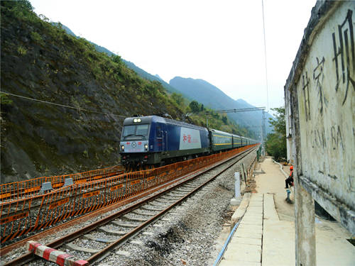 阿蓬江畔抢工酣——渝怀铁路涪秀二线甘家坝车站扩能改造工程圆满收官