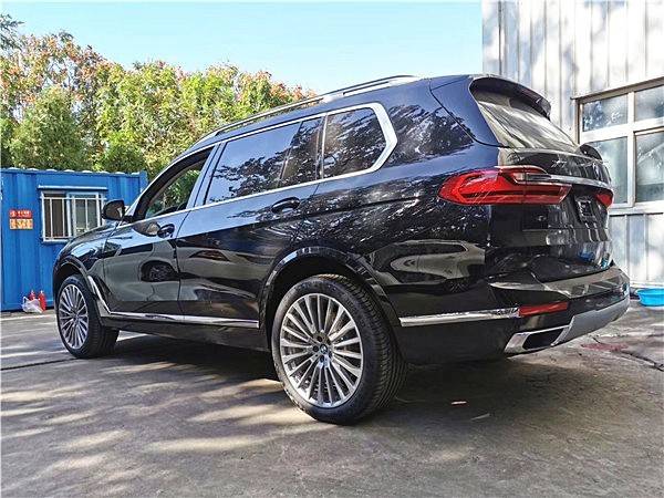 20新款宝马x7大空间越野 四驱系统内饰奢华