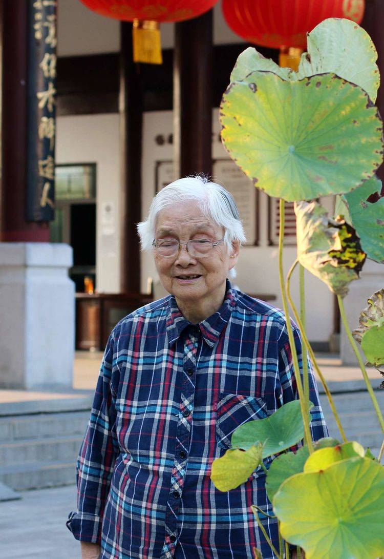 愿海天同月,天伦乐享 愿山河无恙,长长久久 晴空雁字翔,袅袅恋南乡.