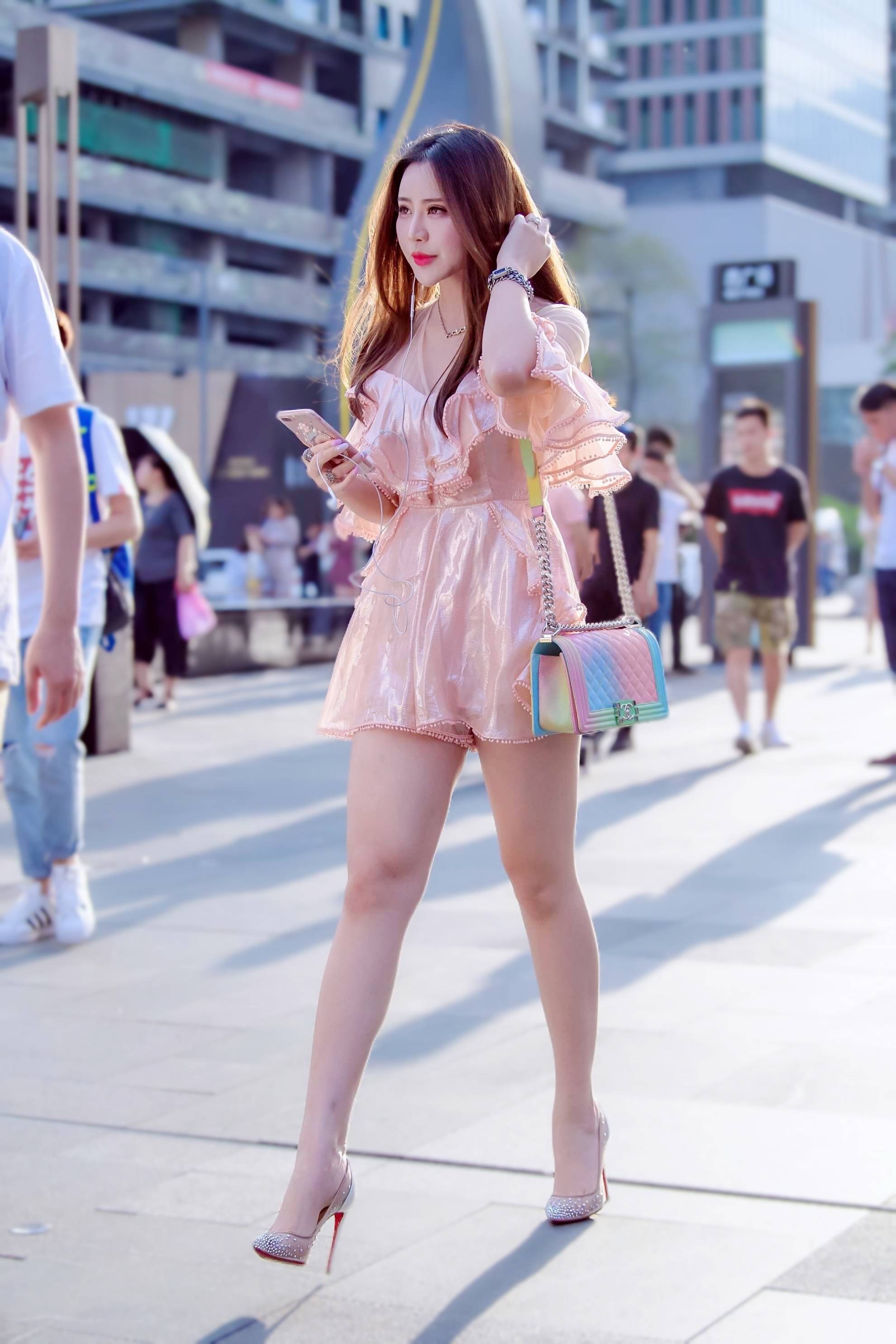 姐姐清新甜美的仙女裙,撞衫的几率应该不大._手机搜狐网