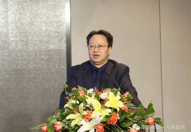 南阳市医学会秘书长刘岩为大会致辞,他讲到,随着民众生活水平的持续