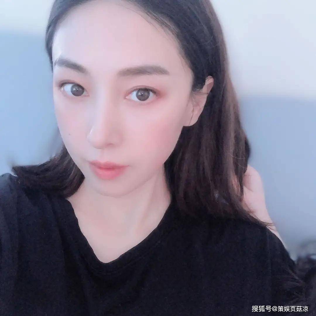 原创48岁樊少皇二胎得女孕期曾与抑郁症作斗争与前妻未婚生两子