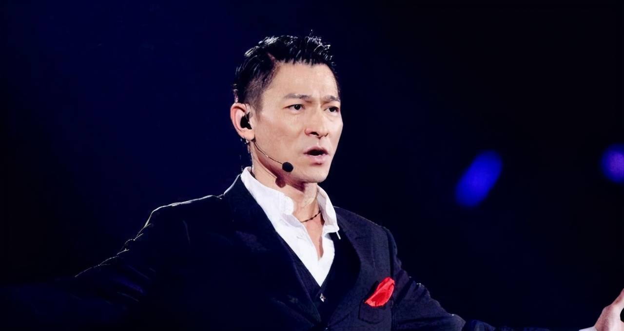 刘德华能火39年你以为只是因为唱歌好演技棒其实另有原因