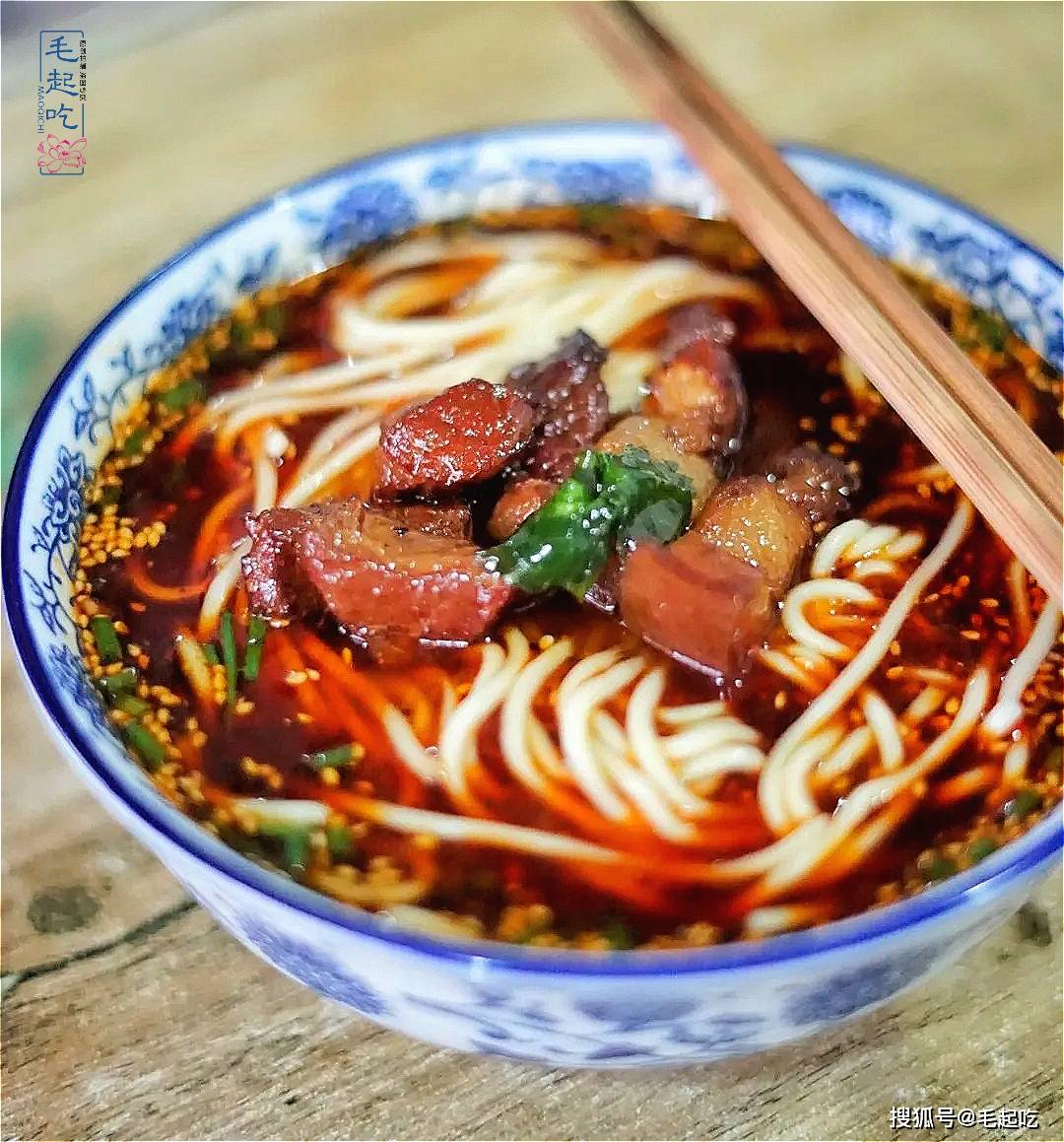成都成华区最"港"的面馆,每天都爆满!名不虚传