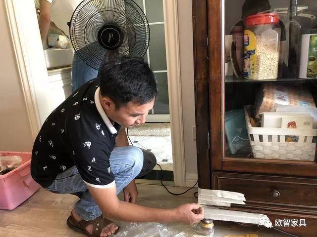 家具补漆师来了 破损家具有“救”了,凭一双巧手月入上万-家具补漆网